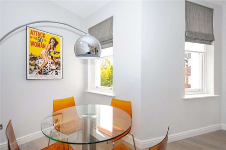 Modern one double bedroom first floor apartment situated in the heart of Windsor town centre. - Photo 5