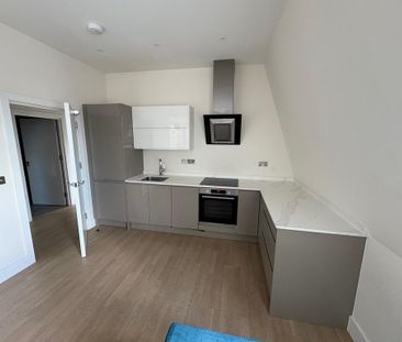 3 bedroom flat to rent - Photo 6