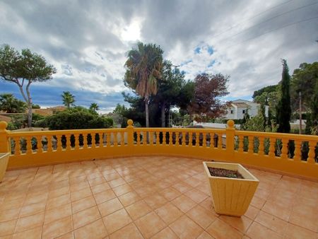 ANNUAL RENT. 3 bed villa with pool and garden for rent in MORAIRA - Photo 4