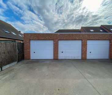 Rijwoning met 3 slaapkamers, garage en tuintje. - Photo 2