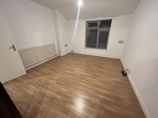 2 Bed Flat, Lenchs Green, B5 - Photo 1