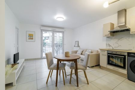 Location Appartement 2 pièces 38m² NICE 06100 - Photo 5