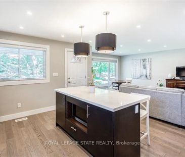 47 Atwater Crescent - Photo 2