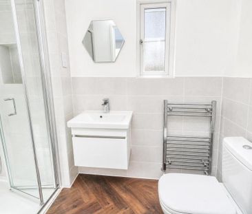 2 bedroom semi-detached house to rent - Photo 6