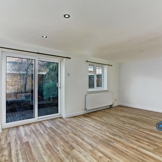 4 bedroom semi-detached house to rent - Photo 1