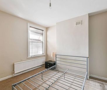 2 bedroom maisonette to rent - Photo 4