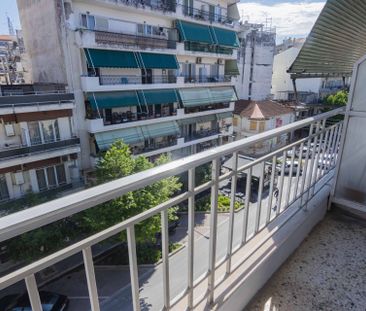 Ενοικιάζεται φωτεινή γκαρσονιέρα 28 τ.μ., προσόψεως, κέντρο. - Photo 4