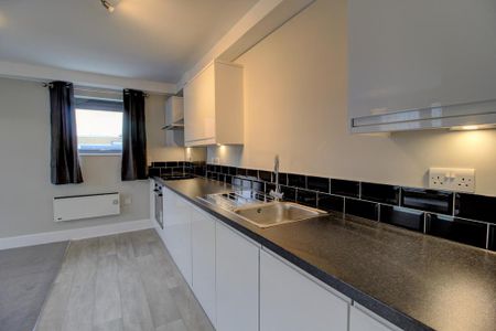 2 bedroom flat to rent - Photo 2