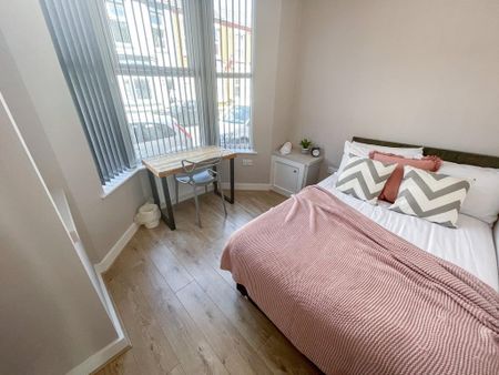 6 bedroom terraced house to rent - Photo 4