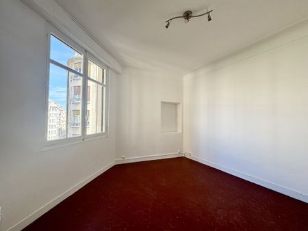 Appartement 3 pièces 51m2 MARSEILLE 4EME 890 euros - Photo 5