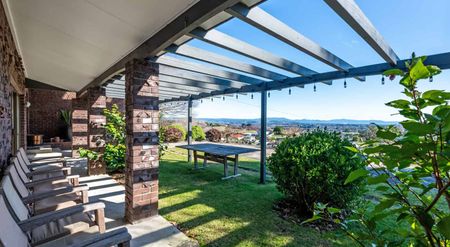 Spacious Family Home with Stunning Rural Outlook - Photo 5