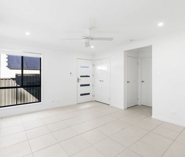 Cozy One Bedroom Home - Near New - Photo 3