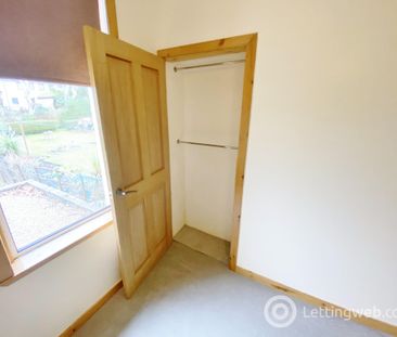 4 Bedroom Semi-Detached Bungalow to Rent - Photo 5