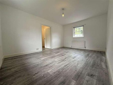 Western Road, Crediton, Devon, EX17 - Photo 2