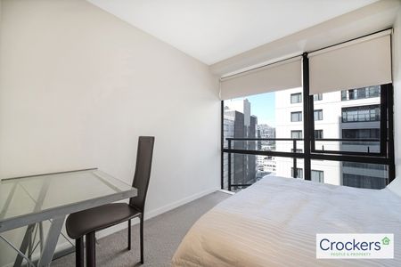 Spacious 2 bedroom unit with secured carpark plus GYM facility! - Photo 2