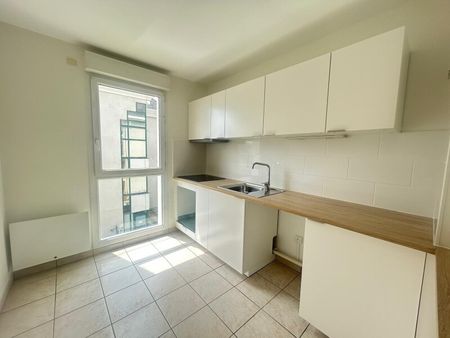Location Appartement 3 pièces 74m² ORLEANS 45100 - Photo 3