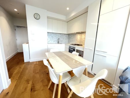 Luxury One-bedroom Apartment at Whitehorse Tower - Photo 3