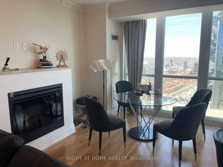 For Lease - 16 Harbour Street Unit# 4904, Toronto, Ontario - Photo 3