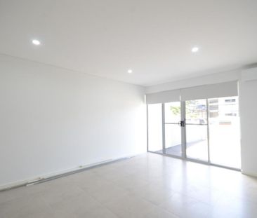 Near New 3 Bedroom Apartment!!! Luxury Living!!! - Photo 5