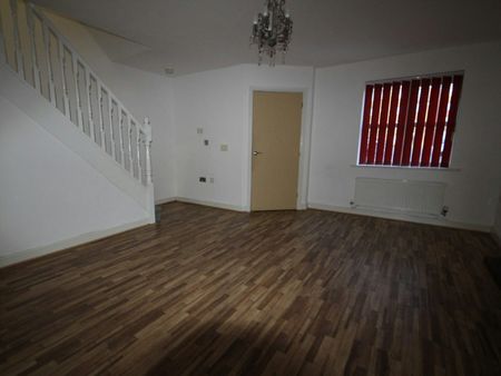 Terraced House to rent on - Photo 2