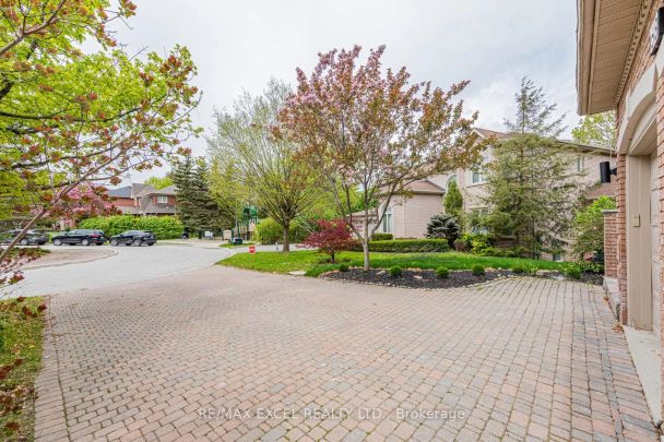 Detached Home For Lease | N9256054 - Photo 1