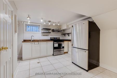 For Lease - 606 Conacher Drive Unit# Lower, Toronto, Ontario - Photo 4