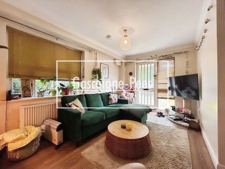 Chineham, RG24 - Photo 2