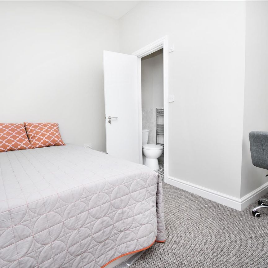 1 bed house share to rent in Berry Street, Burnley, BB11 - Photo 1