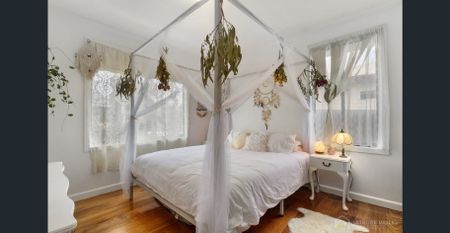 Family Home - Photo 5