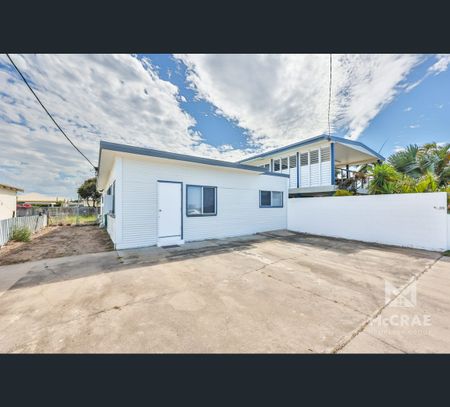89 Queens Beach Esplanade, Bowen, Qld 4805 - Photo 3