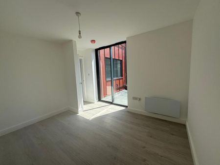 2 bedroom flat to rent - Photo 2