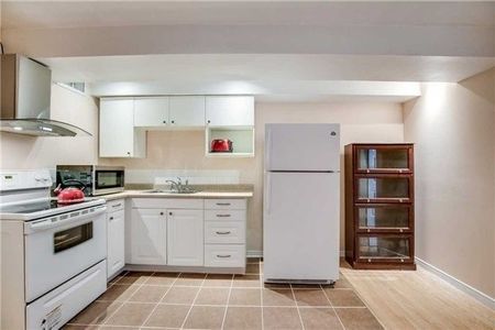 For Lease - 548 Garden Walk (Lower) Walk, Mississauga, Ontario - Photo 5