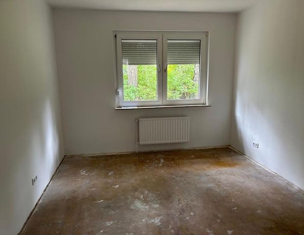 Teilrenovierte 2-Zimmer-Wohnung im Erdgeschoss - Foto 1