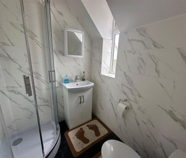 1 bedroom in a house share to rent - Photo 6