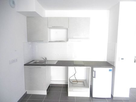 Location Appartement 2 pièces 40m² CASTELNAU LE LEZ 34170 - Photo 3