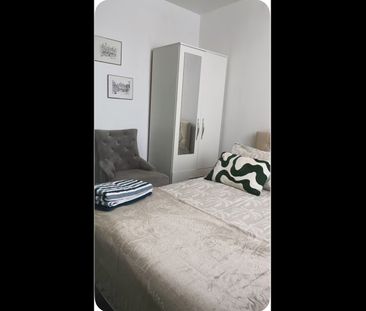 Room in a Shared Flat, Hall Tower, W2 - Photo 2