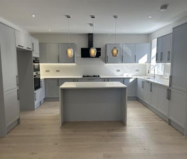 3 bedroom semi-detached house to rent - Photo 3