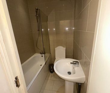 Room in a Shared Flat, Flaxman Rd, SE5 - Photo 1