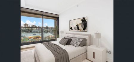 SOPHISTICATED TWO BEDROOM RESIDENCE WITH WATER VIEWS - Photo 2