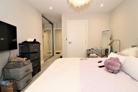 3 bedroom apartment to rent - Photo 3