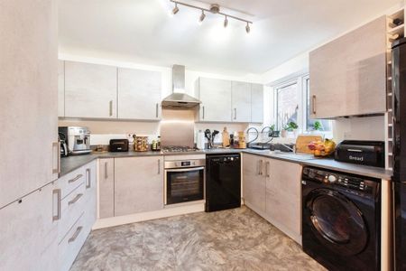 Westhorpe Avenue, BURY ST. EDMUNDS - Photo 2