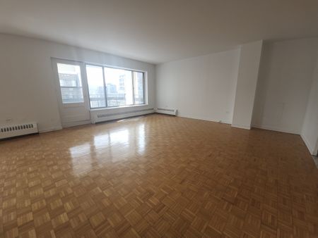 Ville-Marie : Grand appartement rénové avec une chambre, offert en location ! - Photo 4
