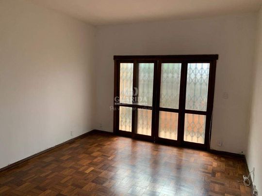 Casa de 5 dormitórios, sendo 1 suíte com banheira no bairro Jardim Itu-Sabará. - COD: 16346 - Photo 1