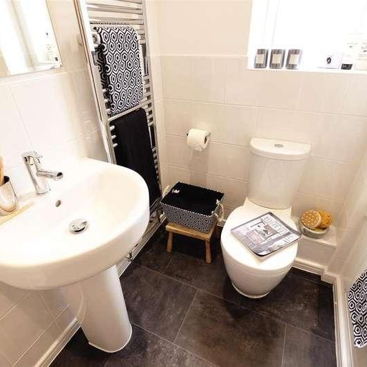 Thorne Crescent, Worsley, Manchester, M28 - Photo 1