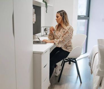 Silver En Suite (Mid Floors) - Photo 3