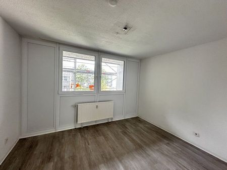 TOP renovierte Wohnung mit neuem Bad und Einbauküche ! - Photo 5