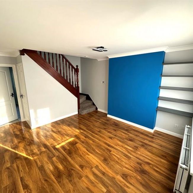 2 Bedroom End Terrace To Let - Photo 1