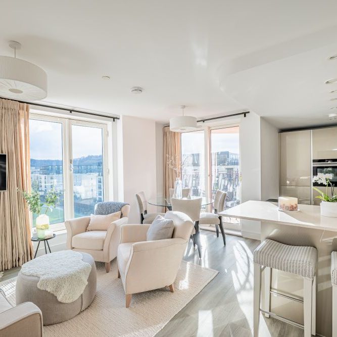 Sovereign Point, Bath, BA2 - Photo 1