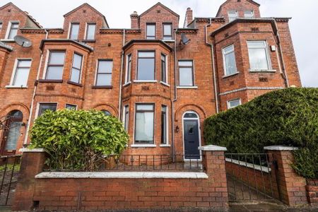 Room 4, 57 Ballygomartin Road, Belfast, BT13 3LB - Photo 4