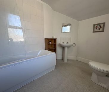 1 bedroom in a house share to rent - Photo 6